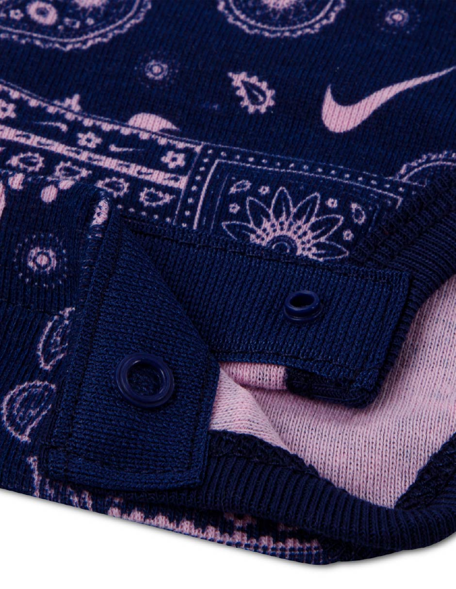 Conjunto deportivo Nike para bebe niña